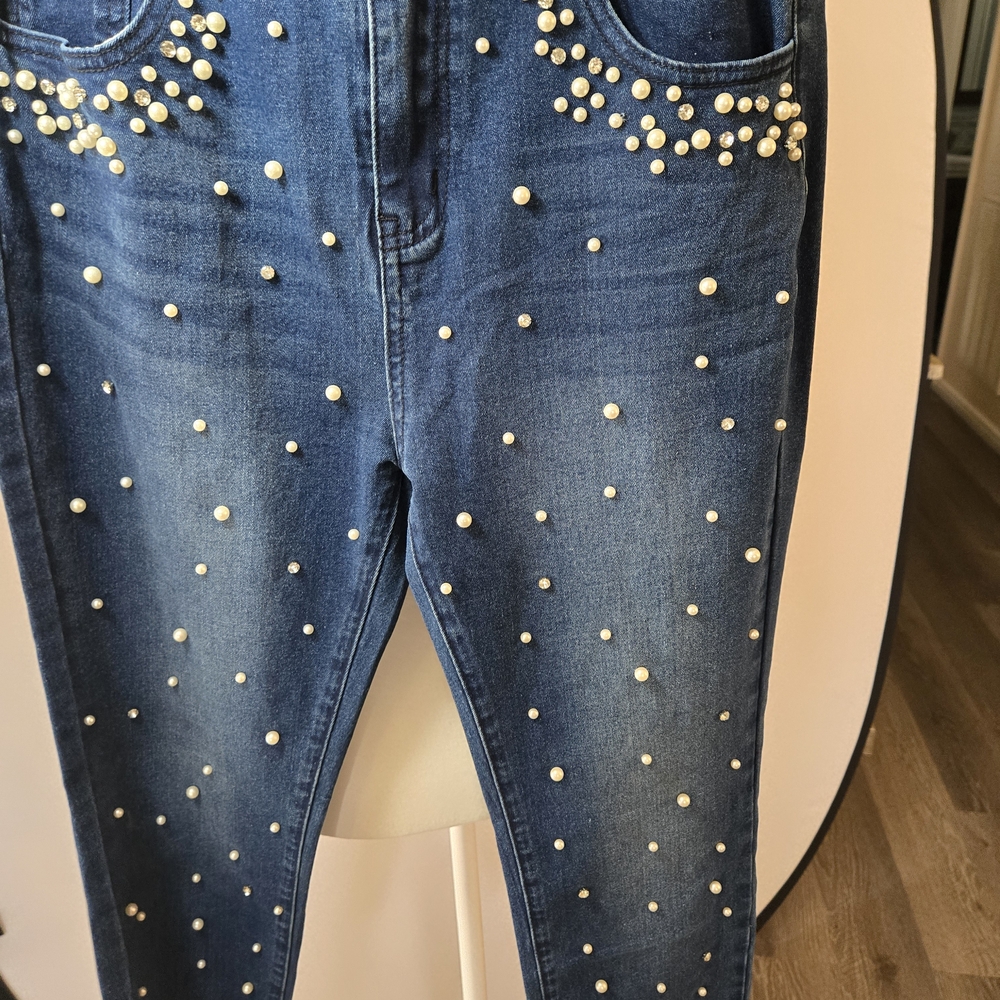 Chic Pearl-Embellished Skinny Jeans in Classic Blue NWOT